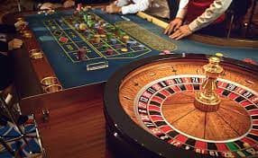 Pengguna dewasa Indonesia memainkan slot lunas168 melalui browser ponsel dengan nyaman